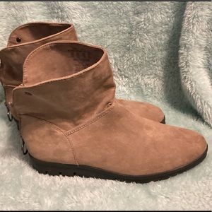 Ankle Zipup Camel/Tan Flat Booties w/Black bottom